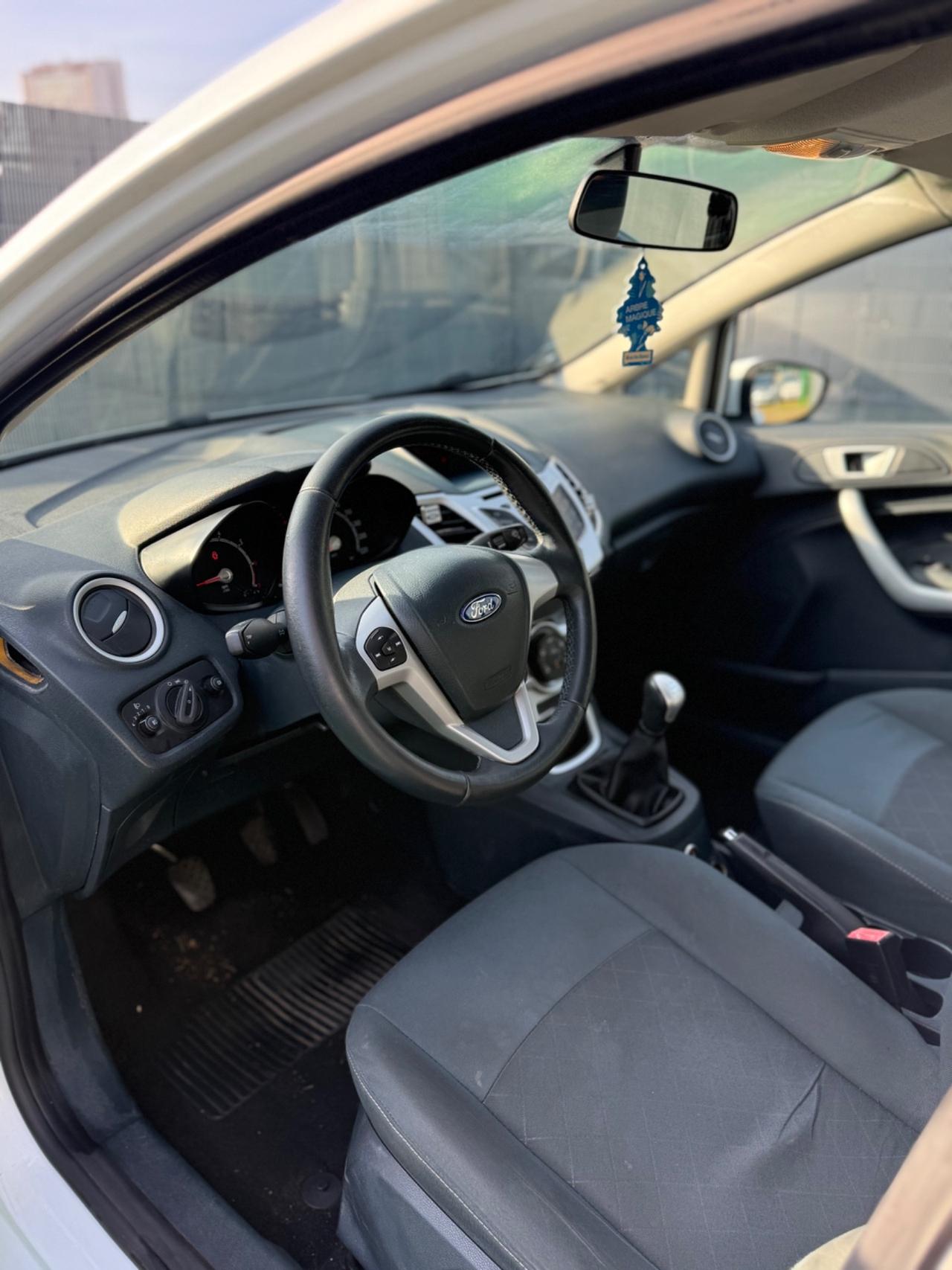 Ford FIESTA 1.4 GPL TITANIUM UNICOPROPRIETARIO