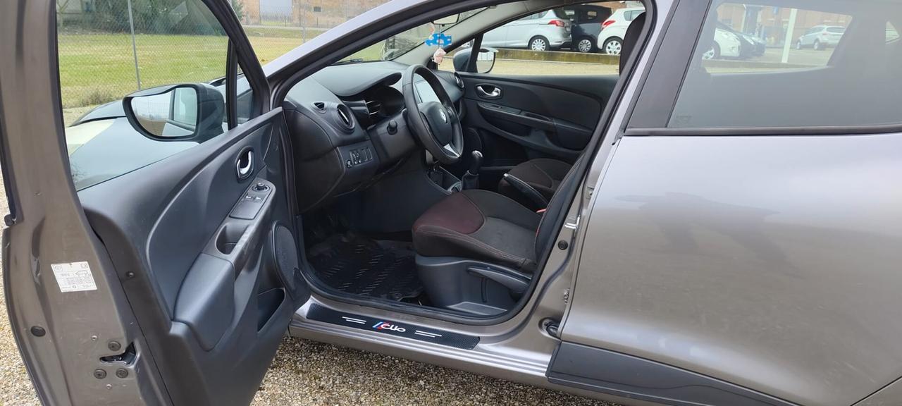 Renault Clio 1.2 75CV 5 porte Costume National