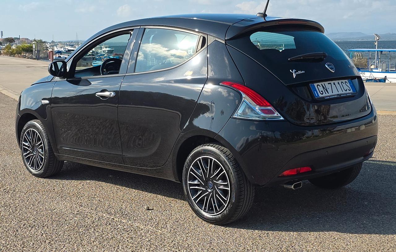 Lancia Ypsilon 1.0 FireFly 5 porte S&S Hybrid Alberta Ferretti