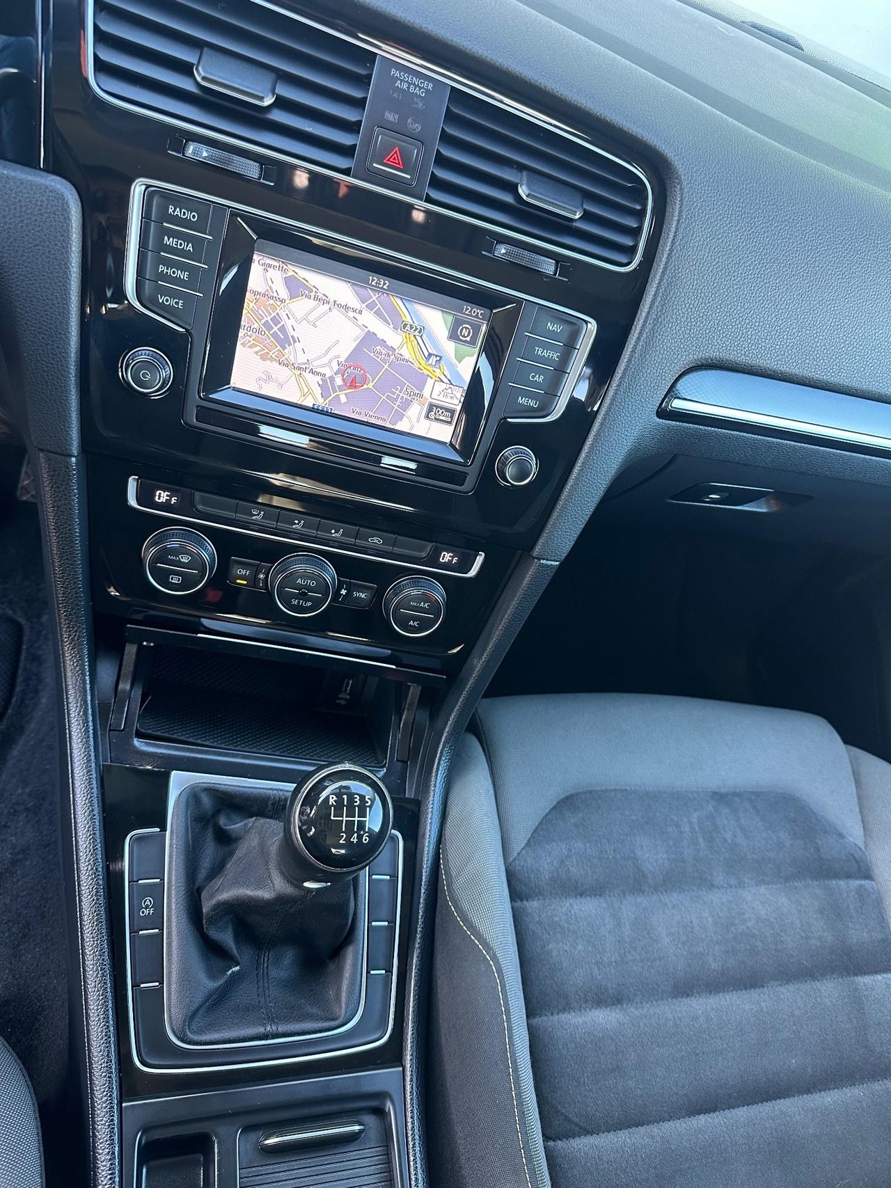 Volkswagen Golf 2.0 TDI 5p. Highline BlueMotion Technology