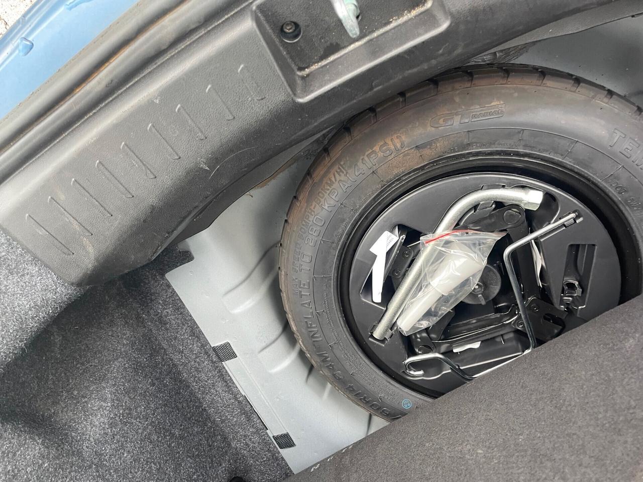 Lancia Ypsilon 1.0 FireFly 5 porte S&S Hybrid Platino