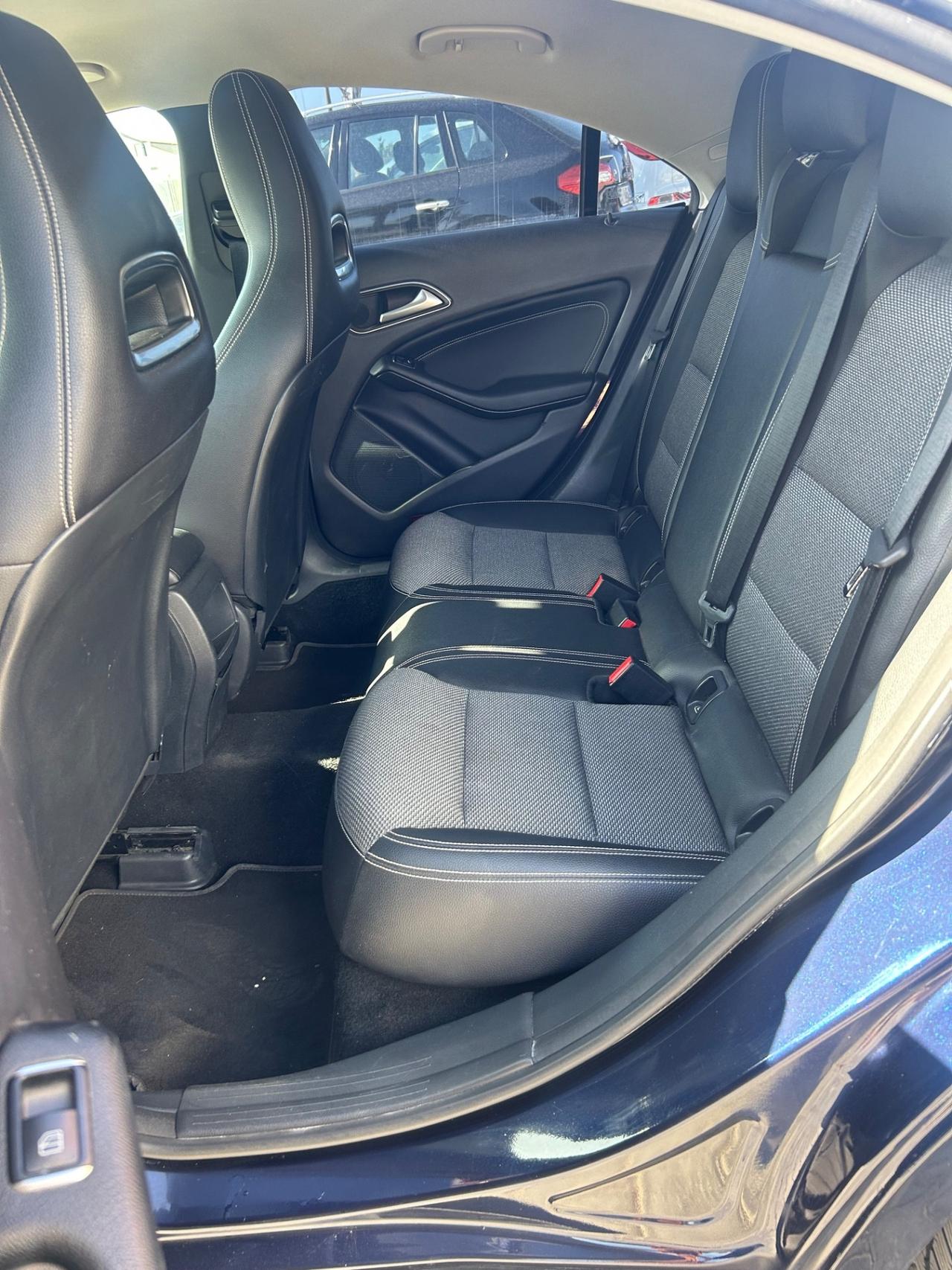 Mercedes-benz CLA 200 d Automatic Executive