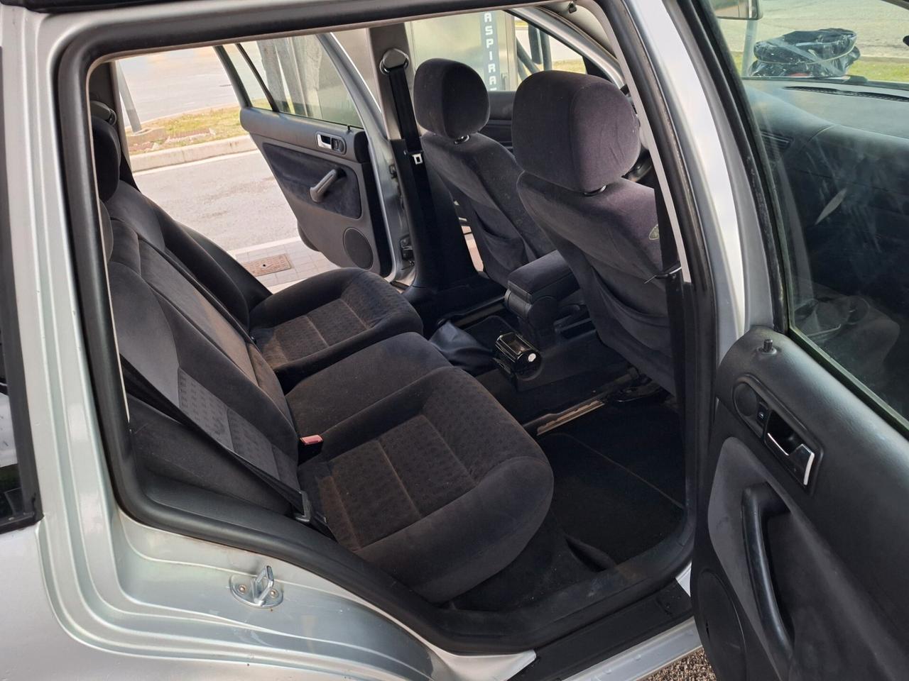 Volkswagen Golf 1.9 TDI/110 CV cat Variant C.line NEOPATENTATI