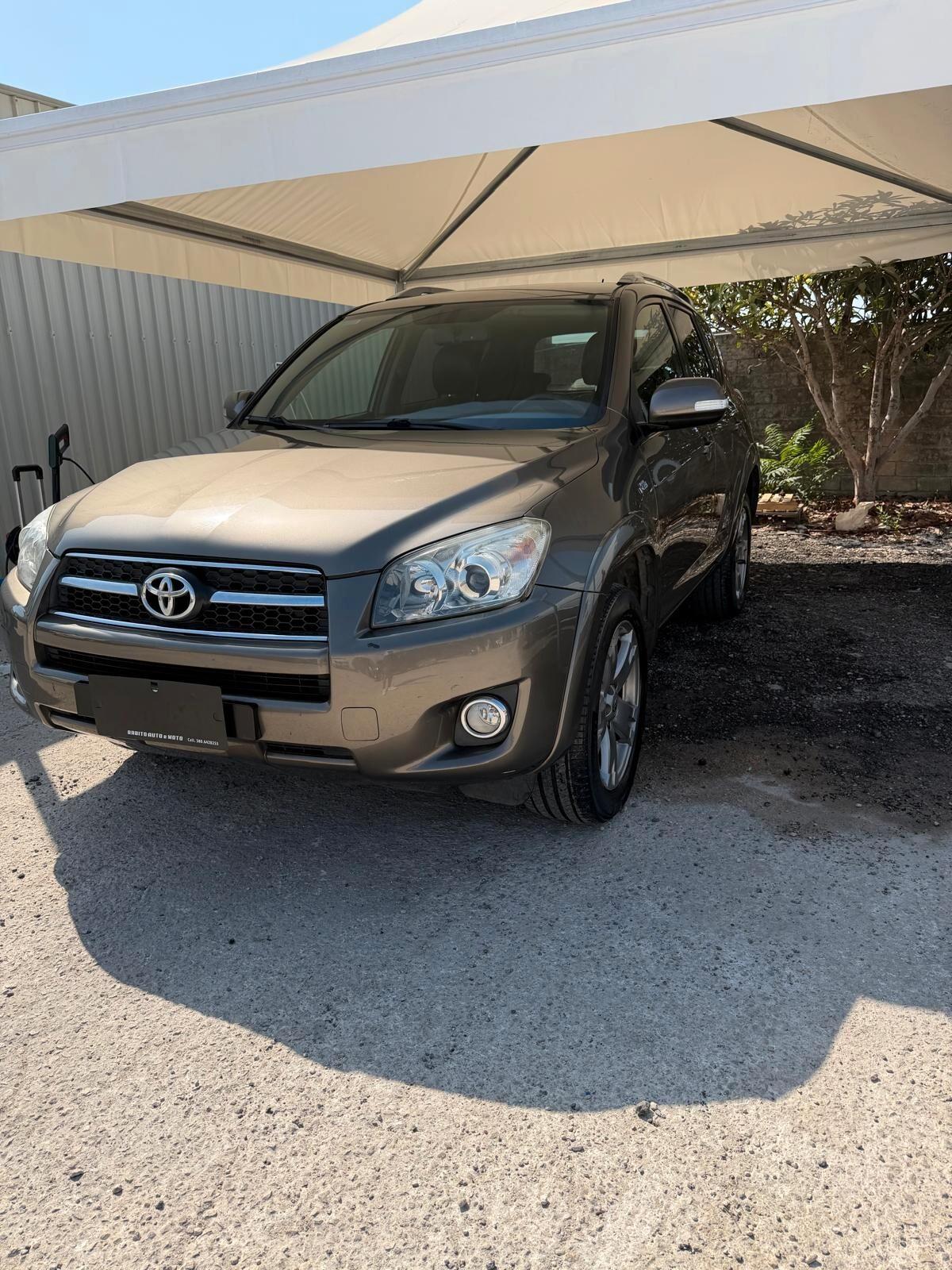 Toyota RAV 4 RAV4 Crossover 2.2 D-Cat A/T 150 CV Luxury
