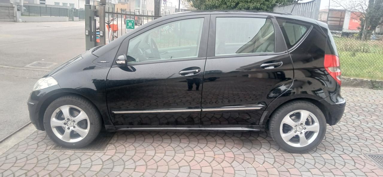 Mercedes cl. A 180 D automatica neopatentati