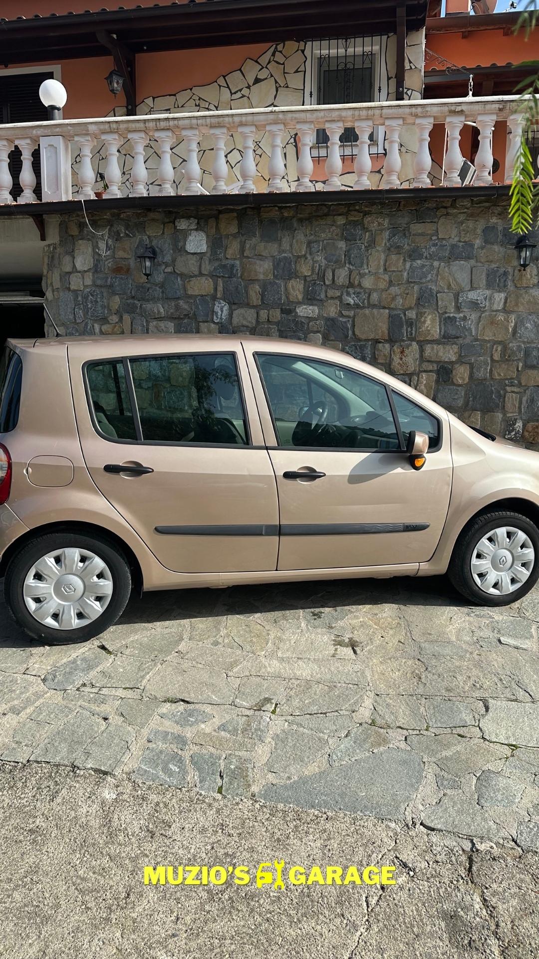 Renault Modus 1.2 16V Saint Tropez