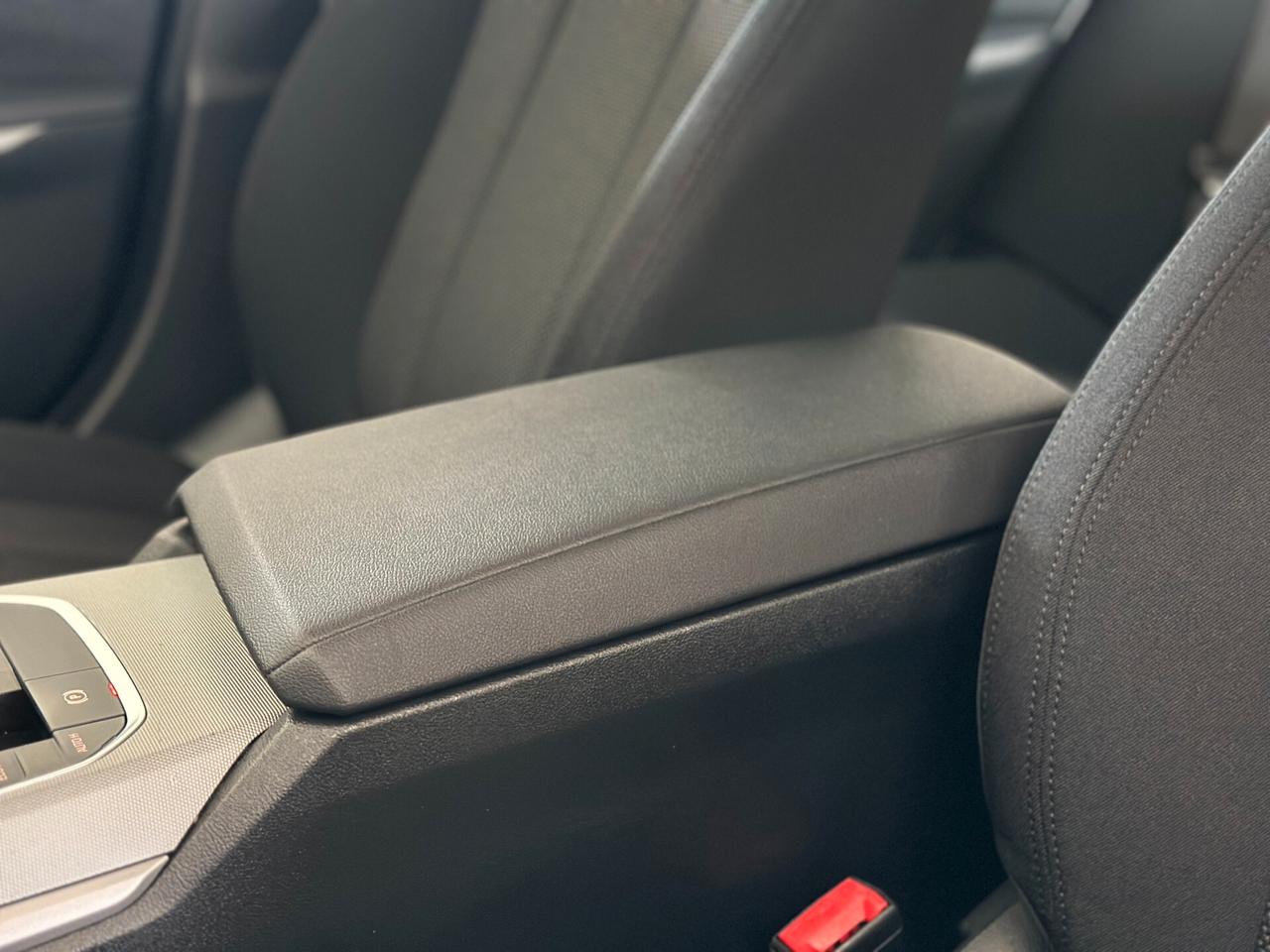 BMW 318 d Touring MHEV Business Advantage auto