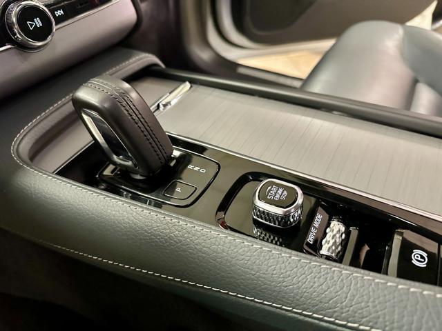 VOLVO XC90 B5 AWD 7 posti UNIPRO XENO LED NAVI PELLE!