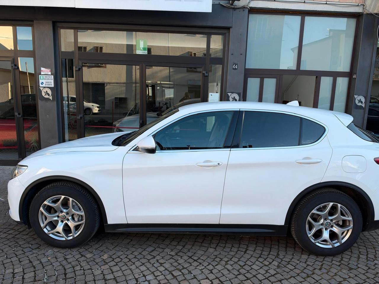 Alfa Romeo Stelvio 2.2 Turbodiesel 180 CV AT8 RWD Executive