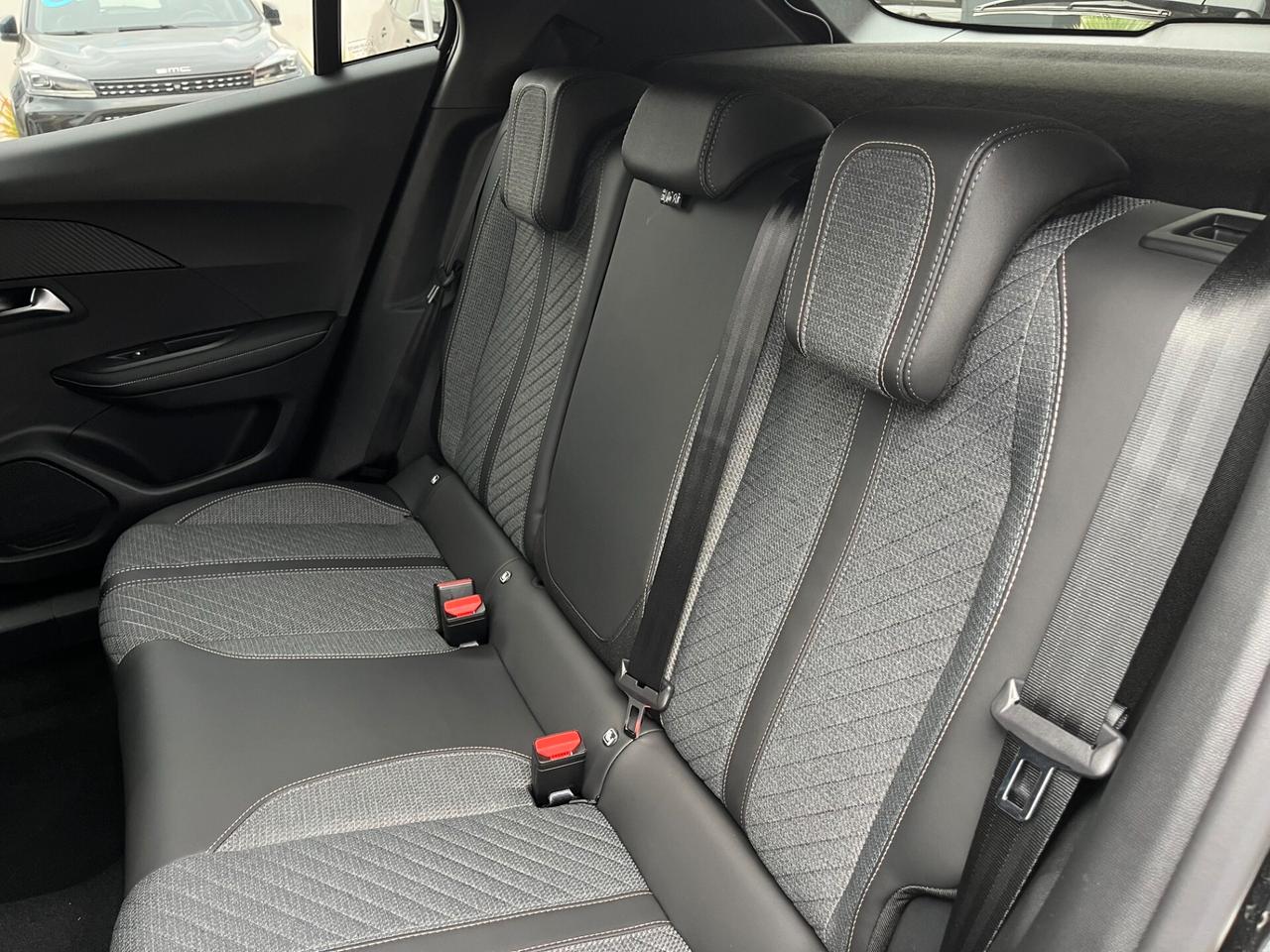 Peugeot 2008 PureTech 100 S&S Allure Km0