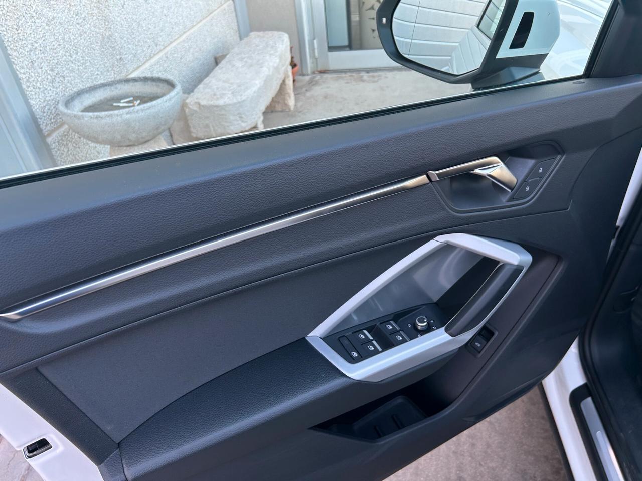 Audi Q3 35 TDI S tronic Business Advanced
