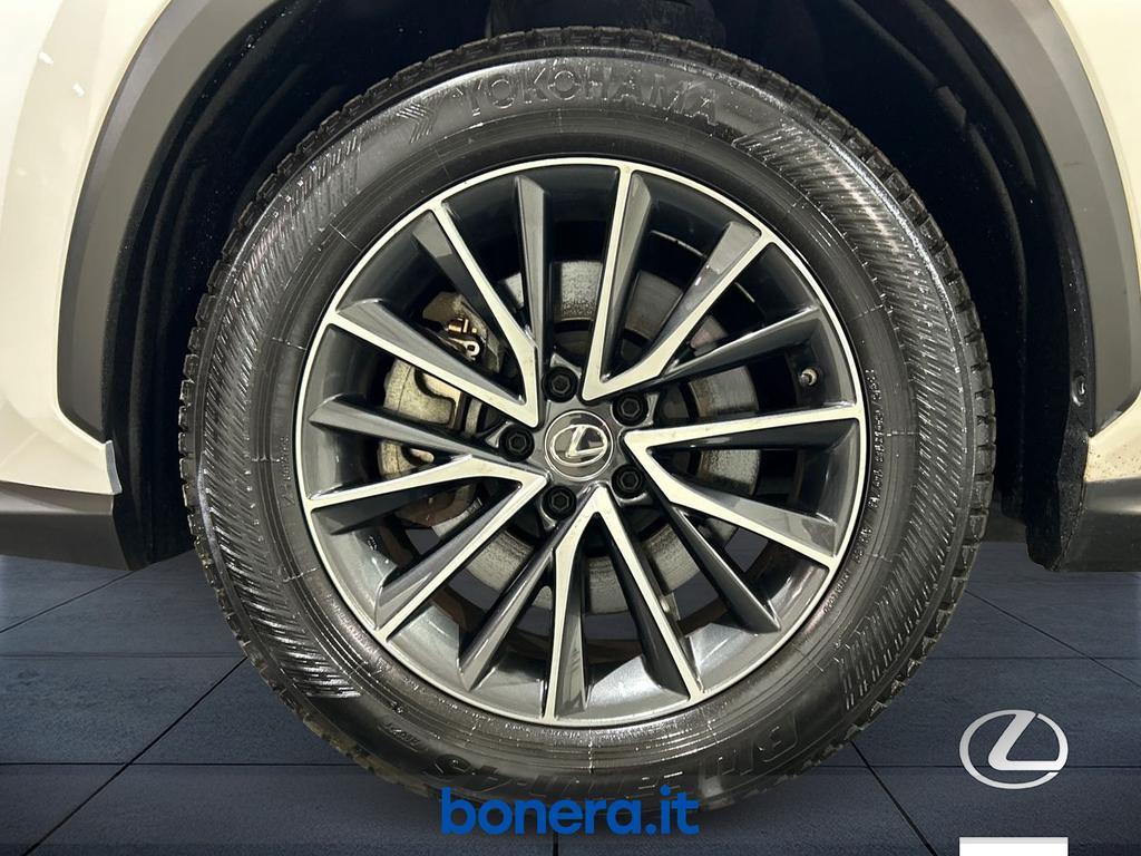 Lexus NX 2.5 Plug-in Premium 4WD e-CVT