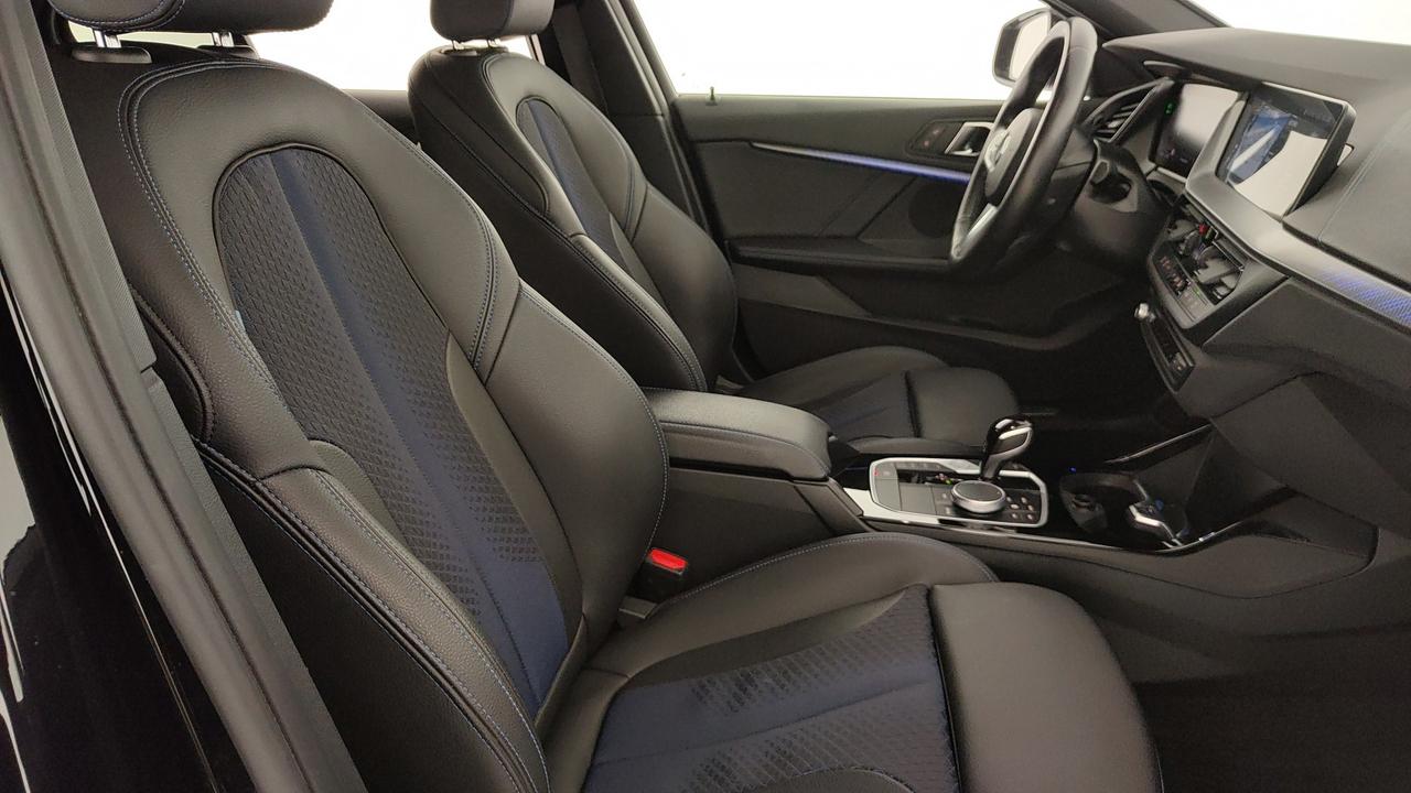 BMW Serie 1 F40 - 118d Msport auto