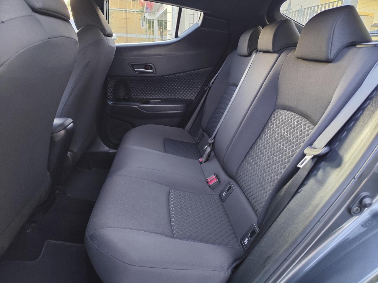 Toyota C-HR 1.8 Hybrid E-CVT Business