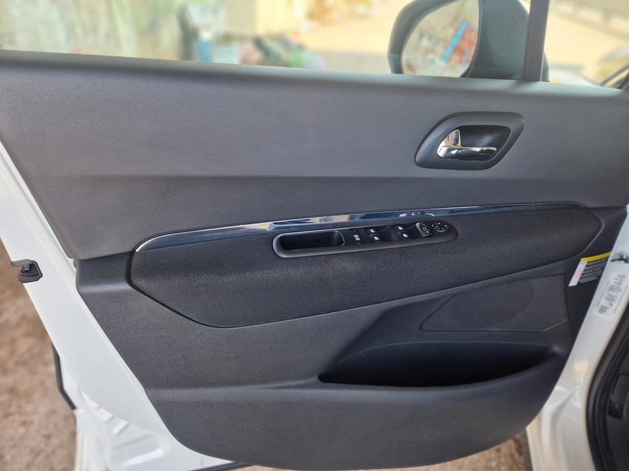 Peugeot 3008 1.6 HDi 110CV Business