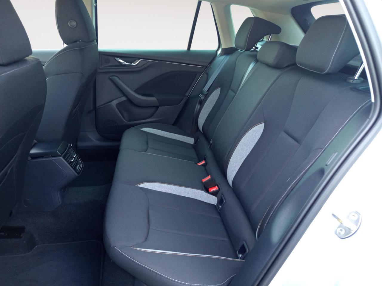 SKODA Kamiq Black Dots 1,0 TSI 85 kW (115 CV) 6 marce - manuale