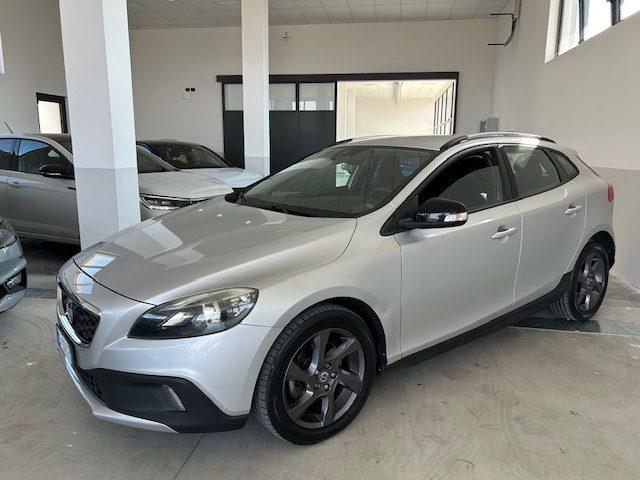 VOLVO V40 Cross Country D2 1.6 Momentum