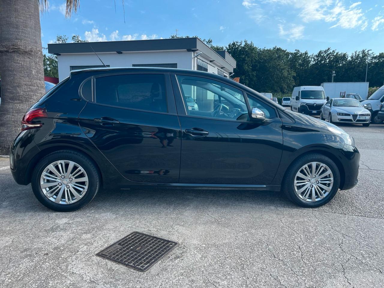 Peugeot 208 PureTech 68 5 porte signature NEO/unico propr/full led/lega/navi/TAGLAINDI