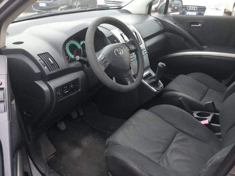 Toyota Corolla Corolla Verso 2.2 d-4d Now 136cv 5p.ti dpf