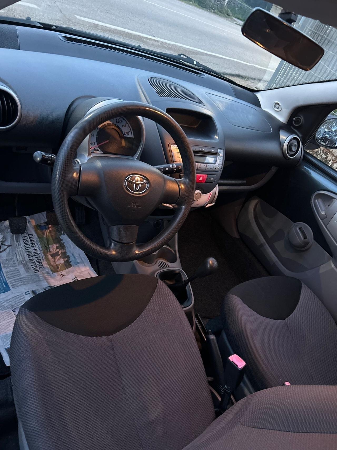 Toyota Aygo 1.0 5 porte-2008