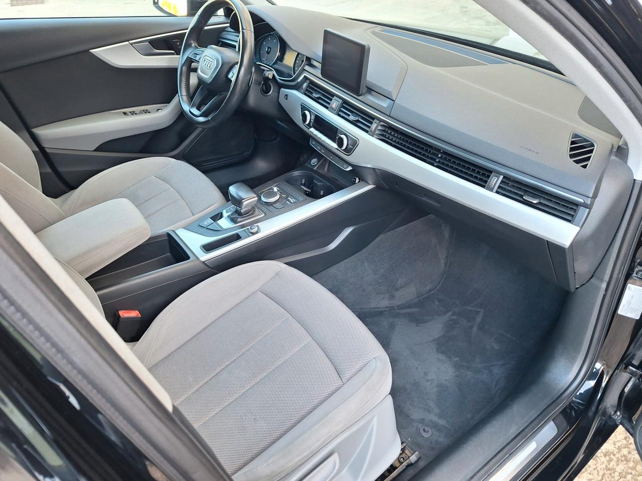 Audi A4 2.0 TDI 150 CV quattro Sport