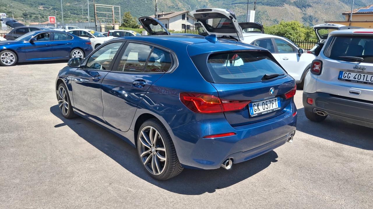 Bmw 118 118d 5p. Business Advantage