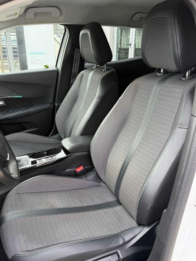 Peugeot 2008 PureTech 130 S&S Allure Pack