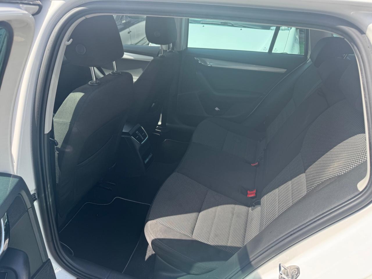 Skoda Octavia 1.6 TDI CR 105 CV Wagon Executive