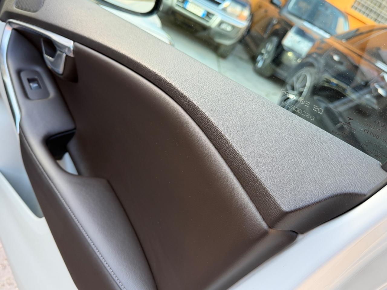 Volvo V40 Cross Country D2 1.6 Momentum