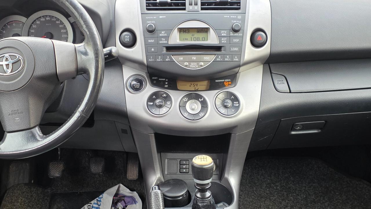 Toyota RAV 4 RAV4 2.2 D-4D 136 CV Luxury