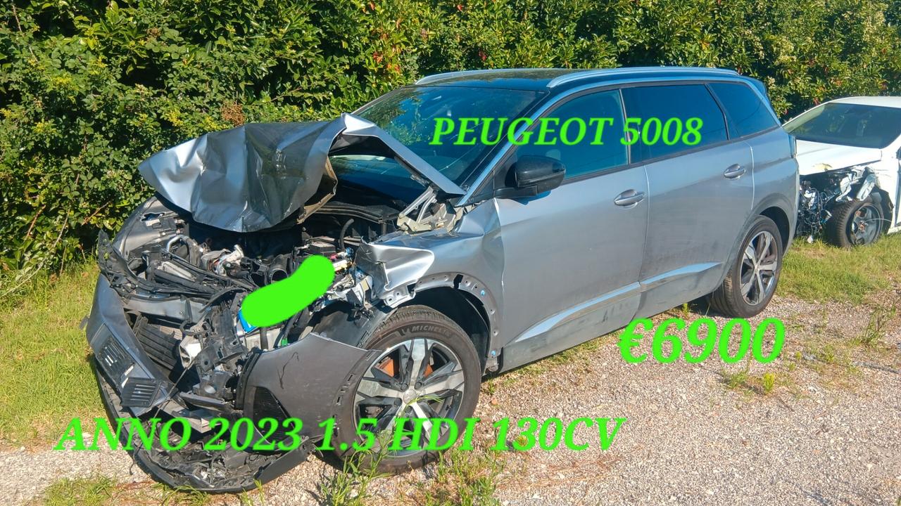 Peugeot 5008 incidentata sinistrata mondialcars 023