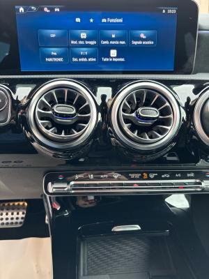 Mercedes-Benz A 180 Automatic AMG Line Advanced Plus LED-NAVI-18"