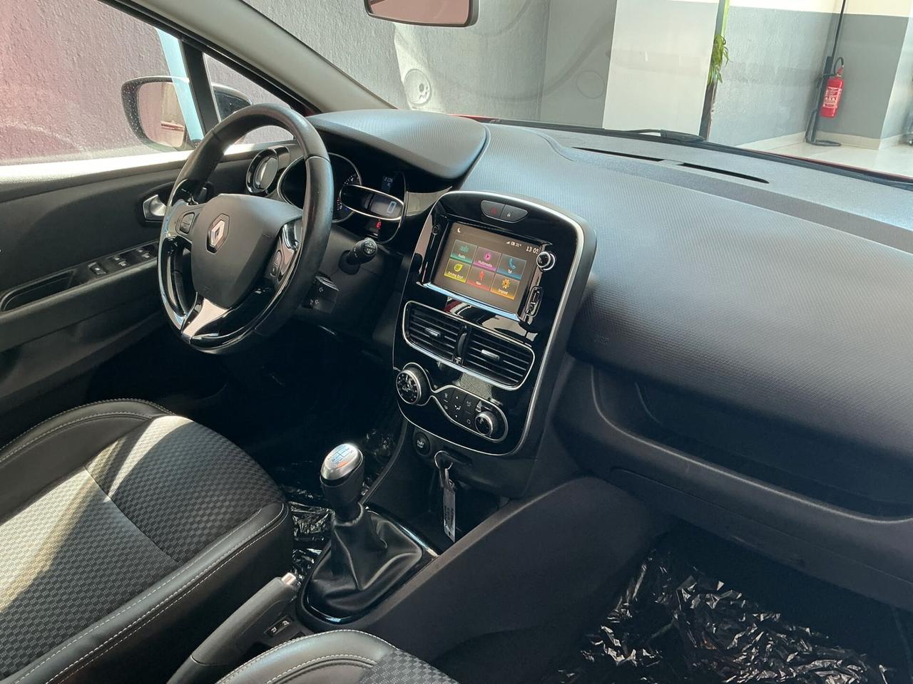 Renault Clio TCe 12V 90 CV 5 porte Moschino Intens