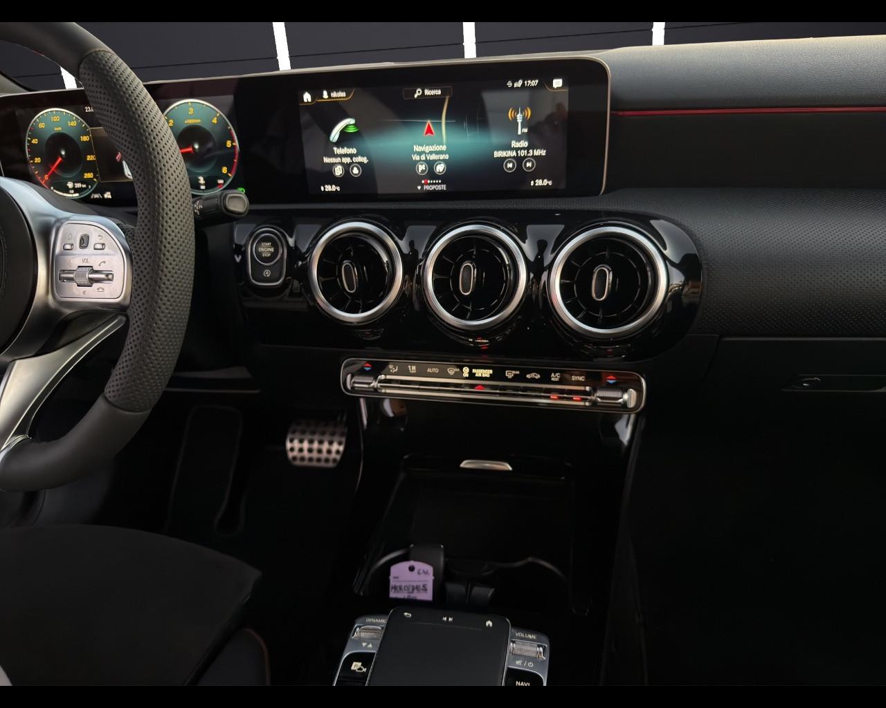 Mercedes-Benz Classe A (W177) - A 200 d Automatic Premium