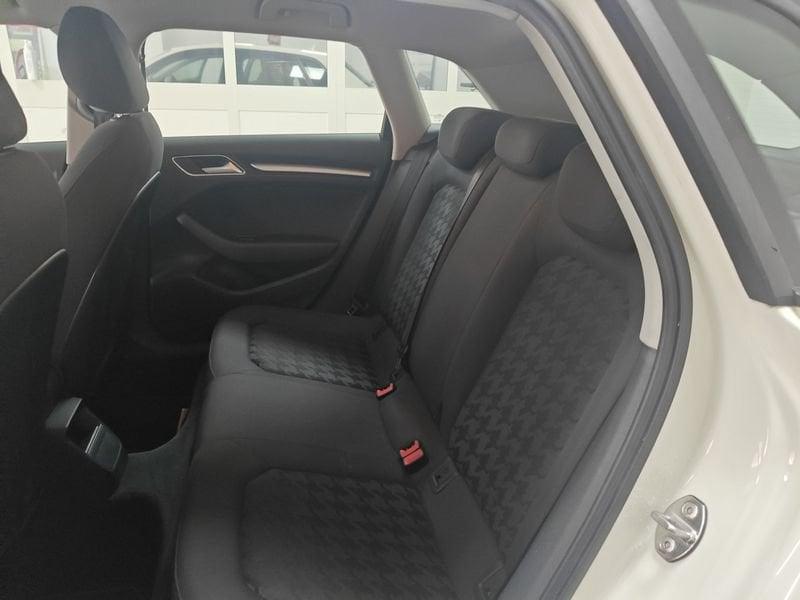 Audi A3 1.6 TDI CR S tronic Attraction S.Back LEGGI