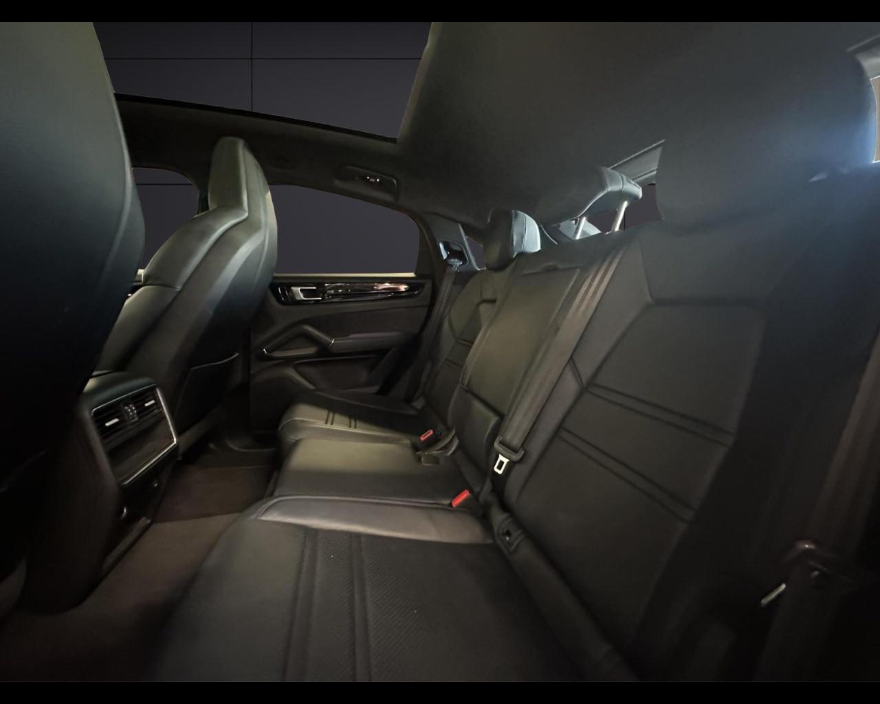 PORSCHE Cayenne Coupé - Cayenne Coupé 3.0 V6