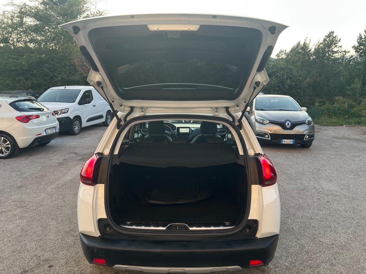Peugeot 2008 BlueHDi 120 S&S Black Matt Euro6B