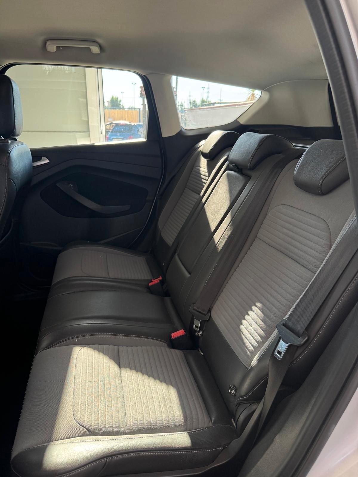 Ford Kuga 2.0 TDCI 150 CV S&S 4WD Titanium Powershift Business