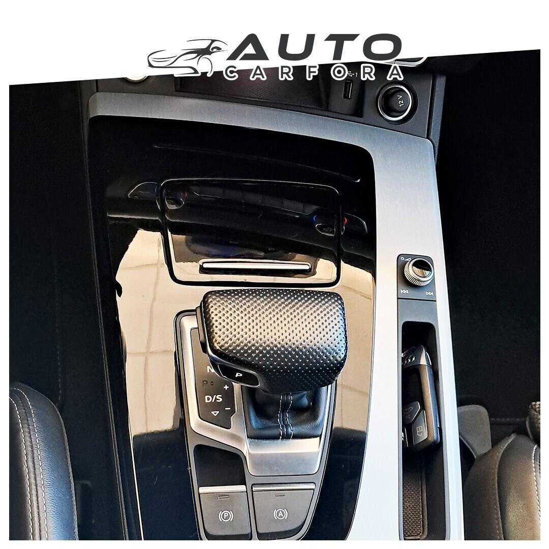 Audi Q5 Sportback 40 tdi Identity Black s-line interno