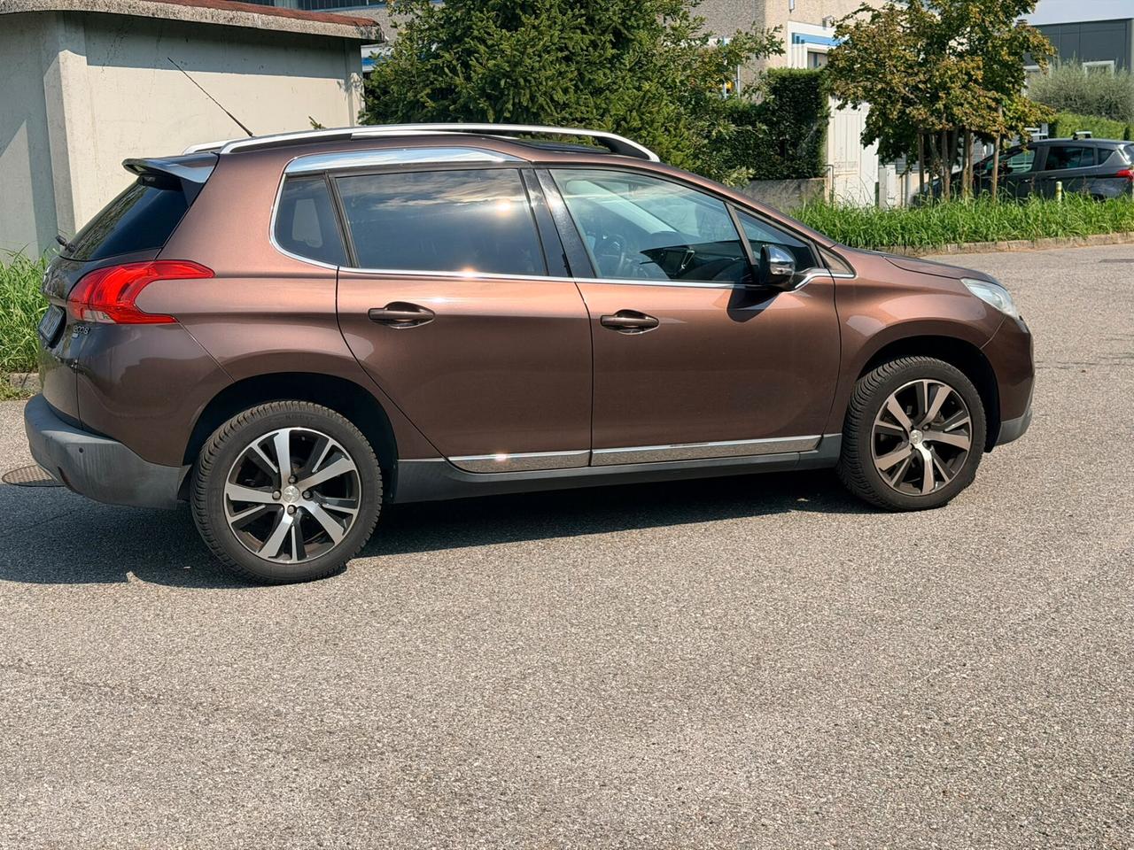 Peugeot 2008 1.6 e-HDi 115 CV Allure Euro 5b - 2014 - 119.000 km