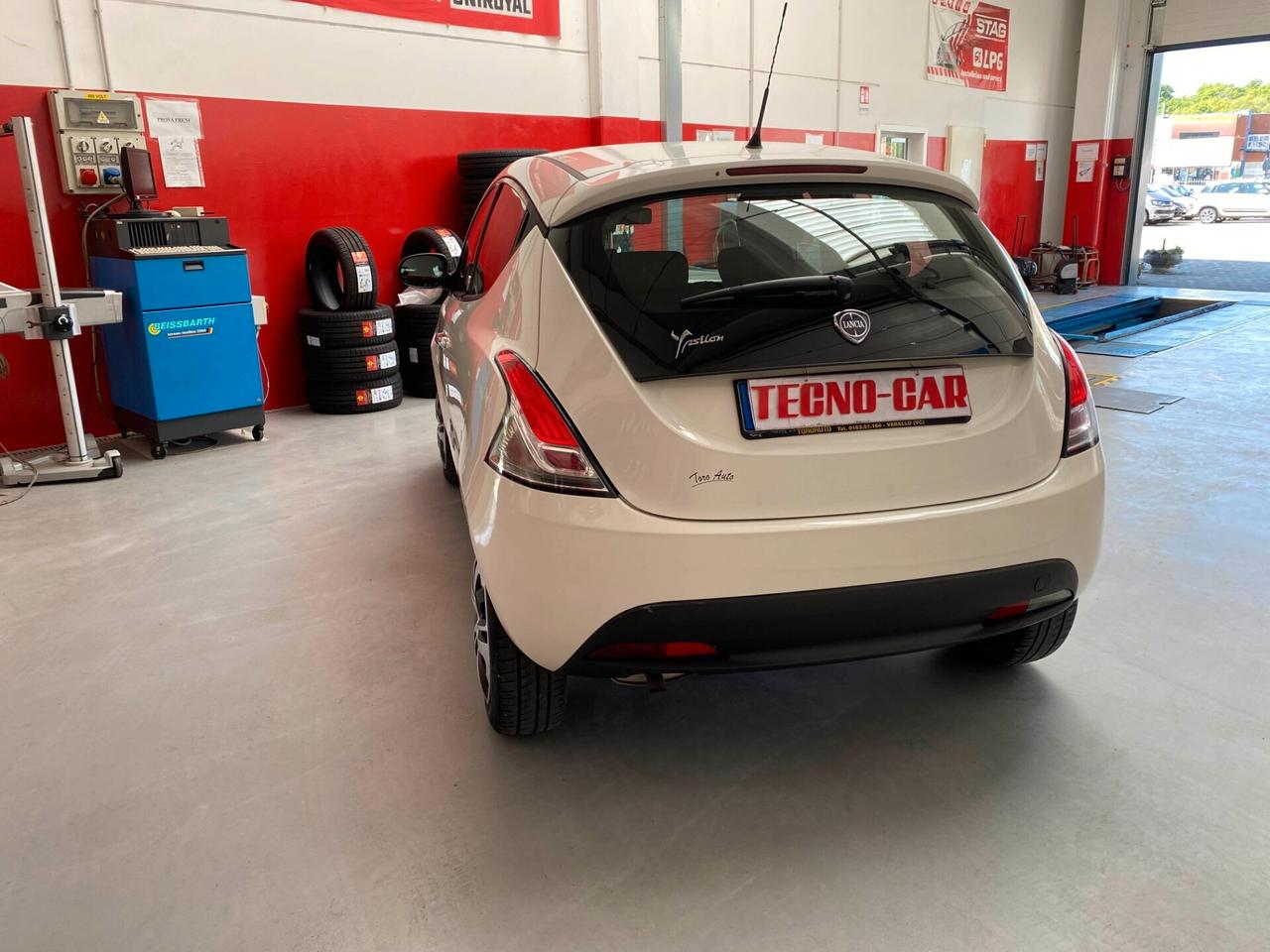 Lancia Ypsilon 1.2 69 CV 5 porte GPL Ecochic Silver