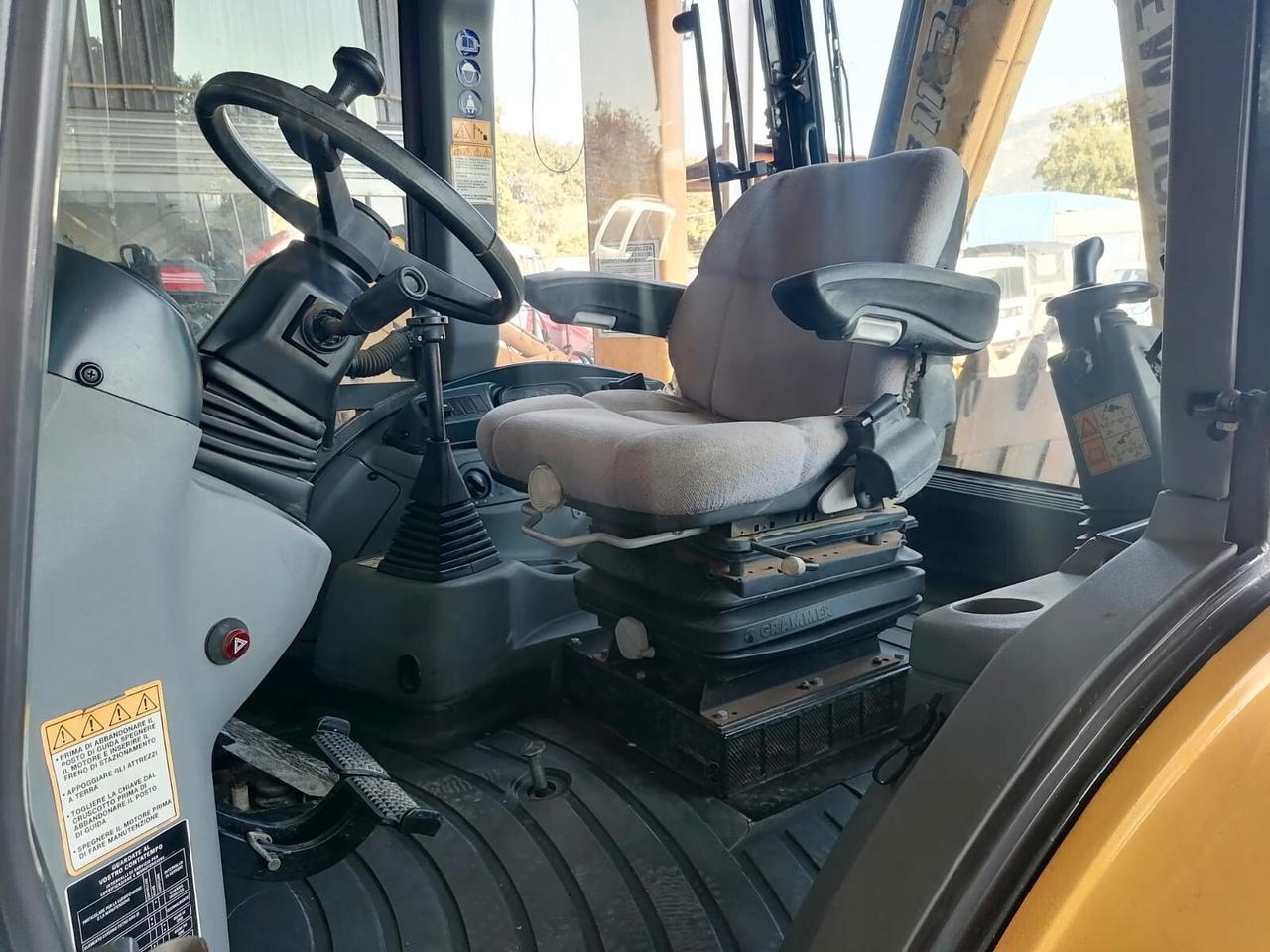 Terna Seminuova New-Holland LB110 B