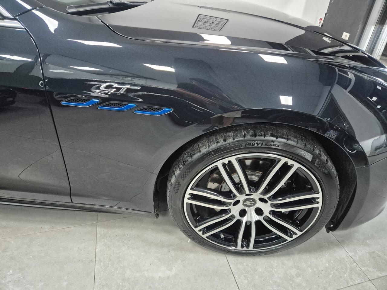 Maserati Ghibli 330 CV MHEV GT