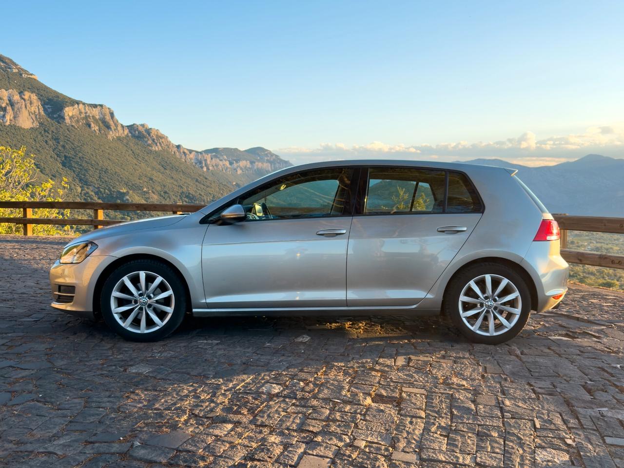 Volkswagen Golf 1.6 TDI 5p. Highline BlueMotion Technology - 2013
