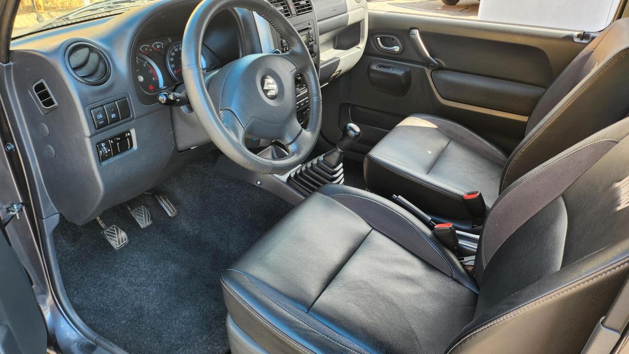 Suzuki Jimny 1.3i 16V cat 4WD JLX