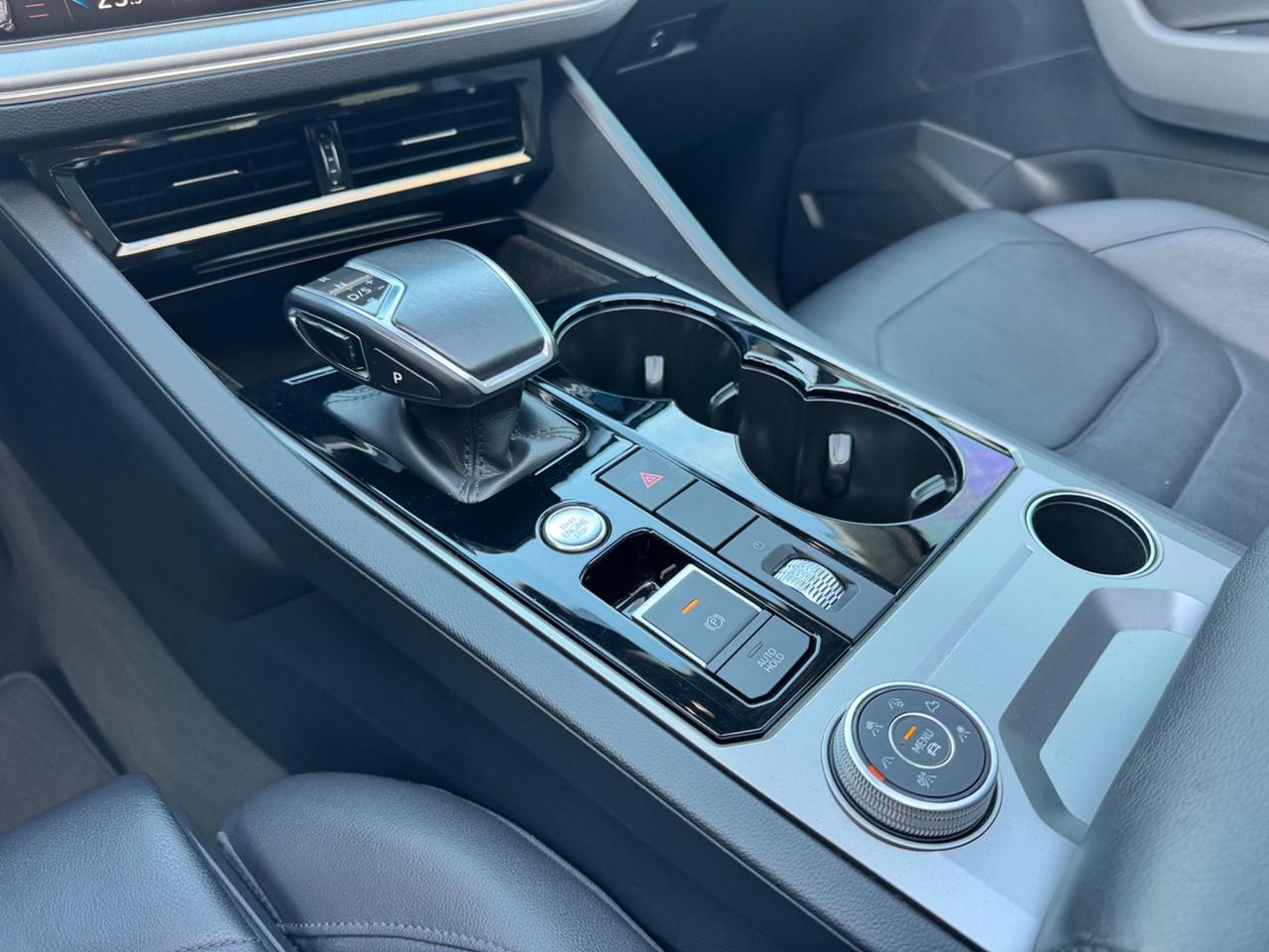Volkswagen Touareg 3.0 V6 TDI 286 CV SCR R line open edition