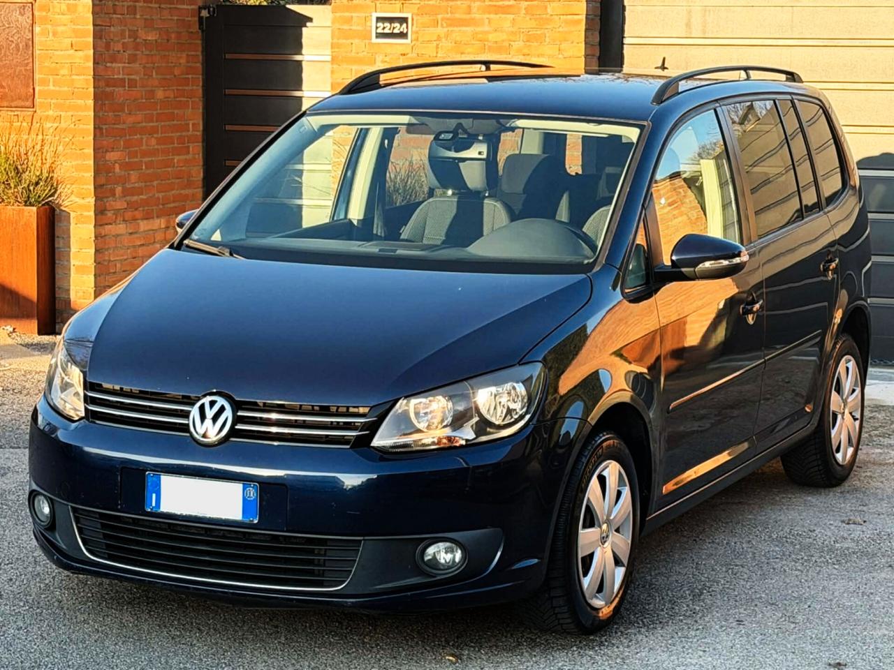 VW Touran 1.6 TDI DSG-7POSTI-U.Prop-GARANZIA-2014