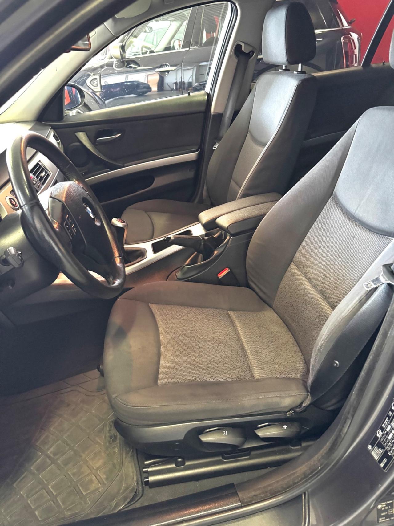 BMW 320D E90 MANUALE