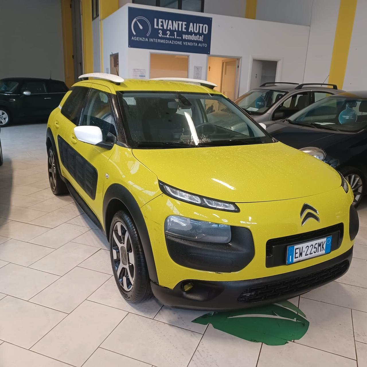 FULL OPTIONAL C4 CACTUS 1.2 NEOPATENTATI