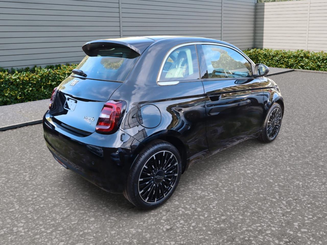 FIAT New 500 1.0cc 65cv Hybrid ICON + Pack Style